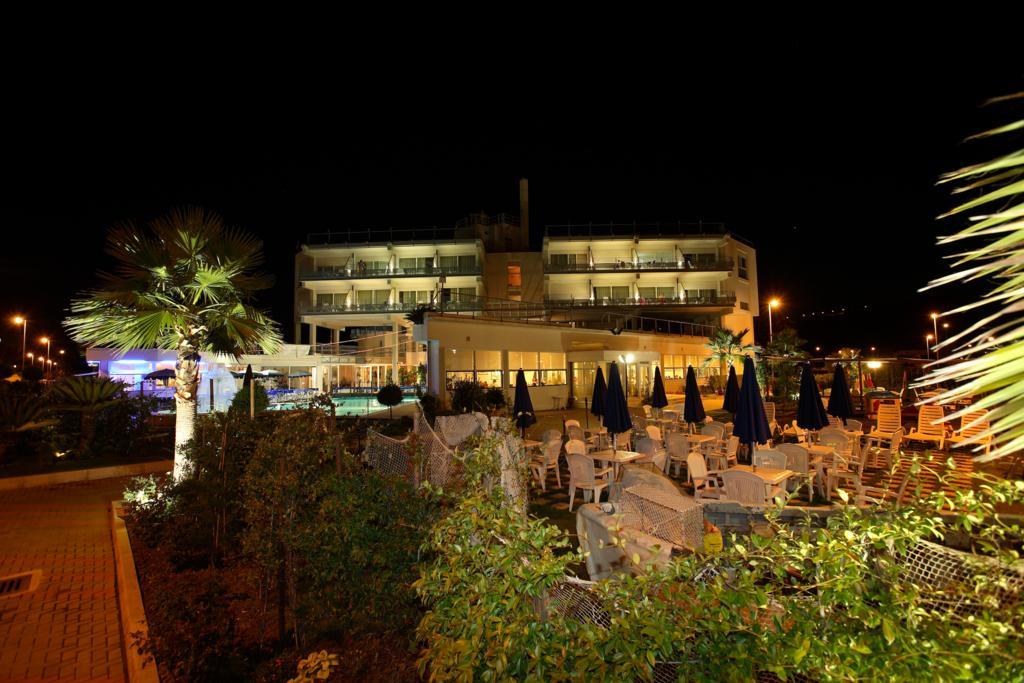 ג'וליאנובה Seapark Spa Resort מראה חיצוני תמונה